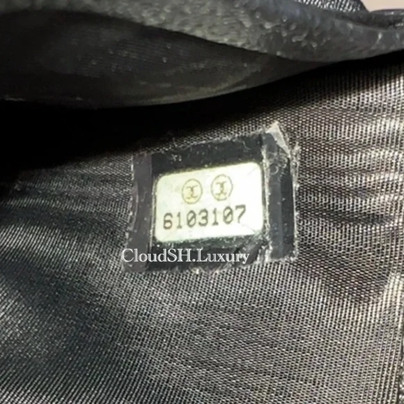 Auth Chanel Black Vintage Classic CC Logo Flat Card Holder - Good condition - Picture 10 of 10